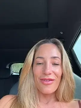 Stripchat Watch Live Sex Cams of SweetAlegra_