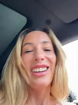 Stripchat Free Porn Cam of SweetAlegra_