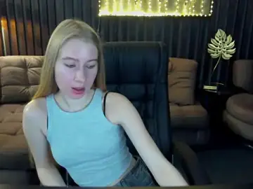 Stripchat Watch Live Sex Cams of Alina_Blonde