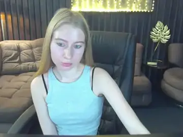 Stripchat Free Porn Cam of Alina_Blonde