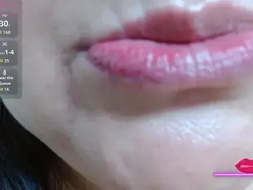 Stripchat Watch Live Sex Cams of Kerly_Doll