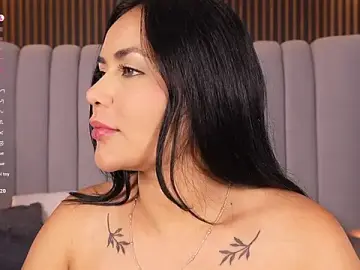 Stripchat Adult Video Chat of emperatriz_reyes