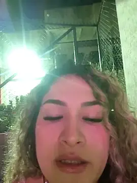 Stripchat Free Porn Cam of Sara_smiiith211