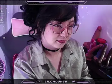 Stripchat Live Sex Cam of LiloMoon69