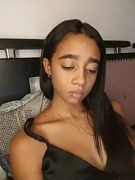 Stripchat Live Sex Cam of Zoe_Sweett18