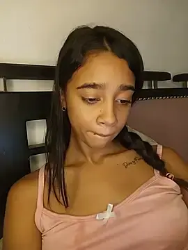 Stripchat Watch Live Sex Cams of Zoe_Sweett18