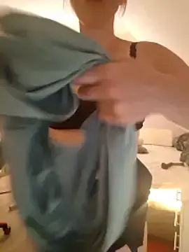Stripchat Watch Live Sex Cams of SPrITZMAUS