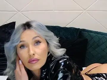 Stripchat Watch Live Sex Cams of IssaSmith