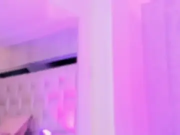 Stripchat Nude Webcam of AriBloom7