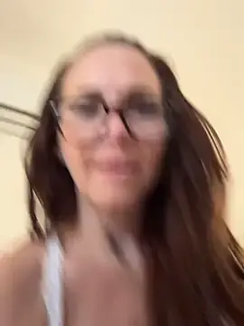 Stripchat Live Sex Cam of MessyNastyQueen