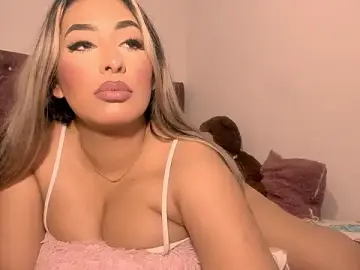 Stripchat Sex Chat of sexylatin_