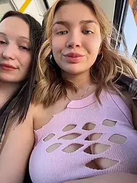 Stripchat Free Porn Cam of FlashTitsRoyal
