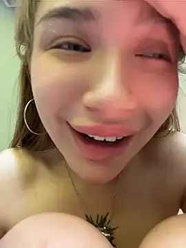 Stripchat Free Live Porn of FlashTitsRoyal