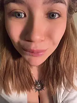 Stripchat Sex Chat of FlashTitsRoyal