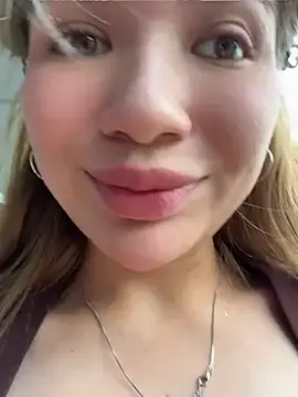 Stripchat Adult Webcam of FlashTitsRoyal