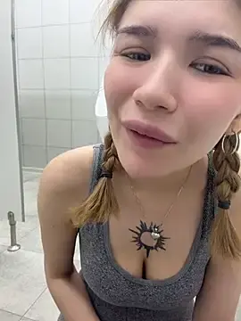 Stripchat Free Live Porn of FlashTitsRoyal