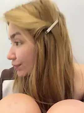 Stripchat Nude Webcam of FlashTitsRoyal