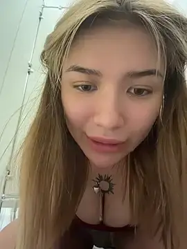 Stripchat Live Sex Cam of FlashTitsRoyal