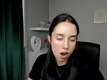 Stripchat Watch Live Sex Cams of AdeleSolo