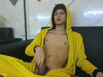 Stripchat Live Sex Cam of Brianhot0F