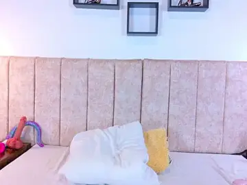Stripchat Free Porn Cam of Zoehot_11