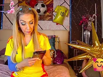 Stripchat Best live sex cam show of EvelinaGrey