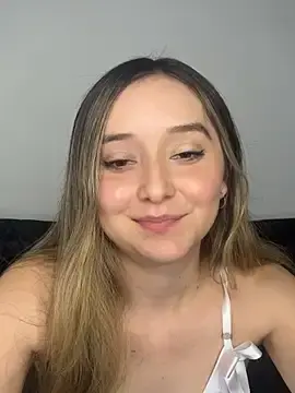 Stripchat Live Sex Cam of Sarisloves