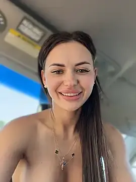 Stripchat Sex Cam of PrincessaHill_