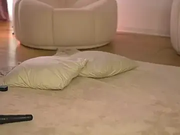Stripchat Live Sex Cam of Cherrysweett