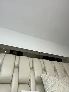 Stripchat Free Porn Cam of ALISSON_FOXXX1