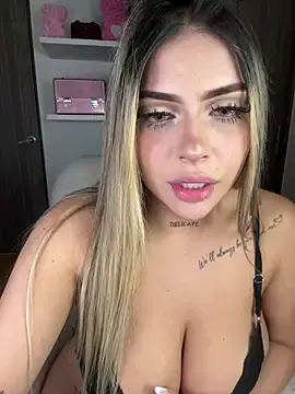 Stripchat Live Sex of MiaWhitePink_