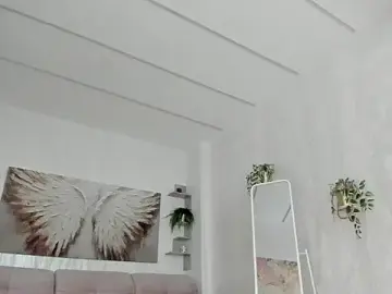 Stripchat Free Porn Cam of TiffanyHouston_