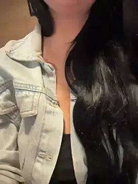 Stripchat Adult Webcam of Tisha_Busty