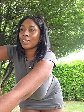 Stripchat Live Sex of HanaThompson