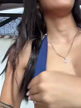 Stripchat Live Sex Cam of Ema_azel