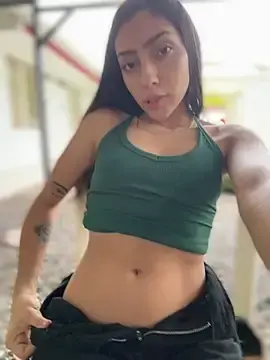 Stripchat Live Sex Cam of Ema_azel