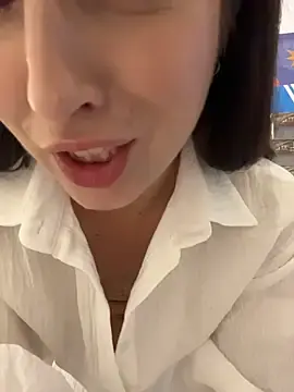 Stripchat Free Porn Cam of Holly_Play
