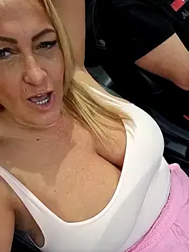 Stripchat Free Porn Cam of Isabellaa04