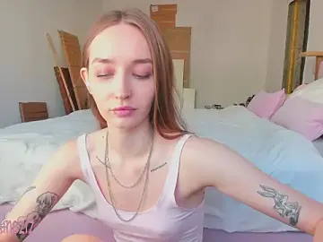 Stripchat Sex Cam of MoonDust