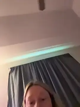 Stripchat Adult Webcam of Vivian_MayXxX