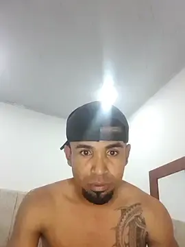 Stripchat Live Sex Cam of Braulio08