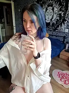 Stripchat Free Porn Cam of LazyTanukii