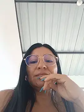 Stripchat Free Porn Cam of maturexxxnaughty