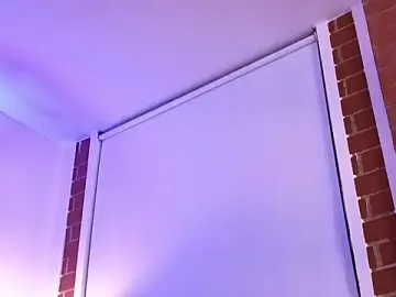 Stripchat Free Porn Cam of mandi4pole_