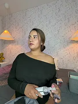 Stripchat Sex Cam of Brenda_Brm