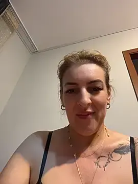 Stripchat Sex Chat of Hot-Milf4U