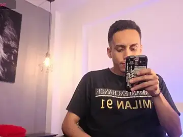 Stripchat Live Sex of Zack_isback