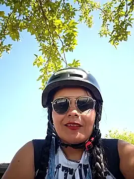 Stripchat Free Porn Cam of bellapaty