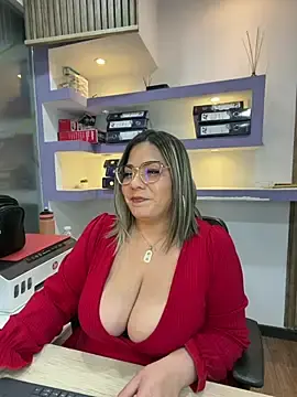 Stripchat Live Sex Cam of isabella_horney_