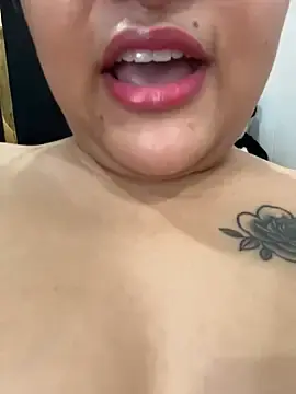 Stripchat Sex Cam of Rosy_BabyDoll